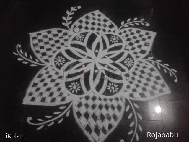 Rangoli: freehand kolam Rangoli: freehand kolam