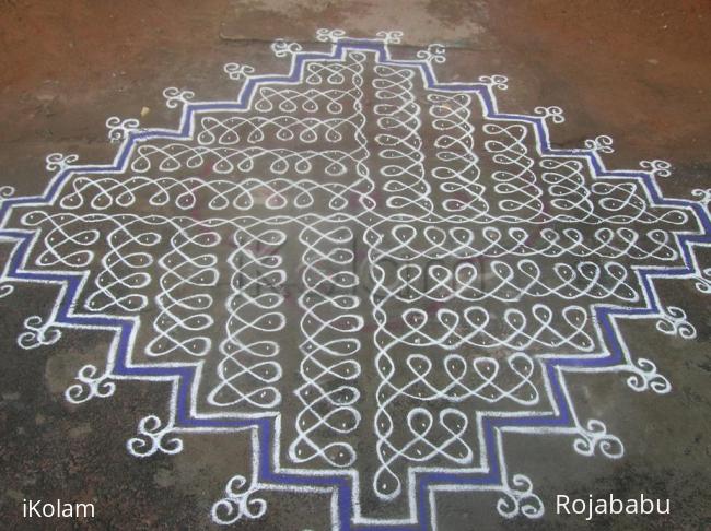 Rangoli: dotted kolam