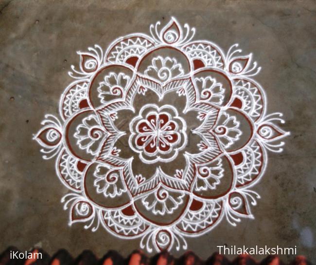Rangoli: Margazhi Freehand kolam