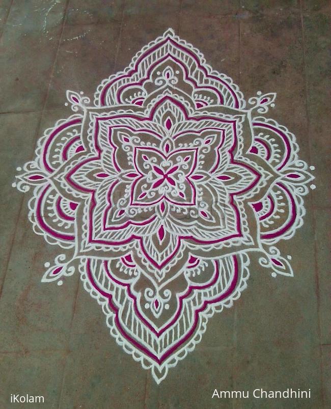 Rangoli: Happy weekend kolam :-) 