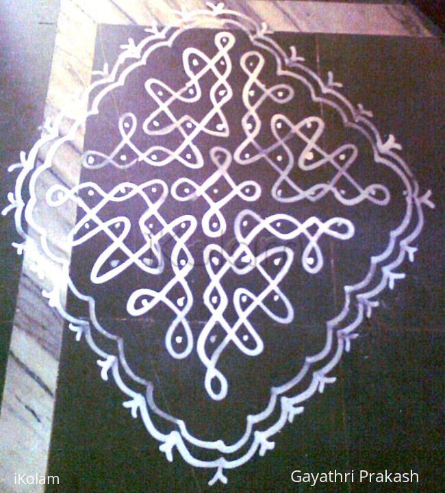 Rangoli: Maa kolam for Navaratri - fourth day Rangoli: Maa kolam for Navaratri - fourth day