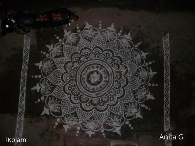 Rangoli: kolam without dots