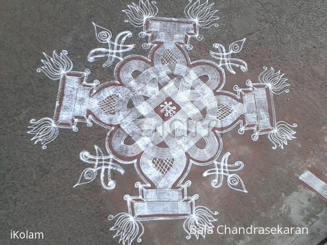 Rangoli: Vasantha Navarathri Padi kolam
