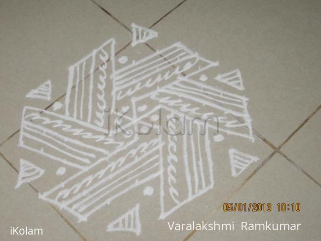 Rangoli: Margazhi Kolam