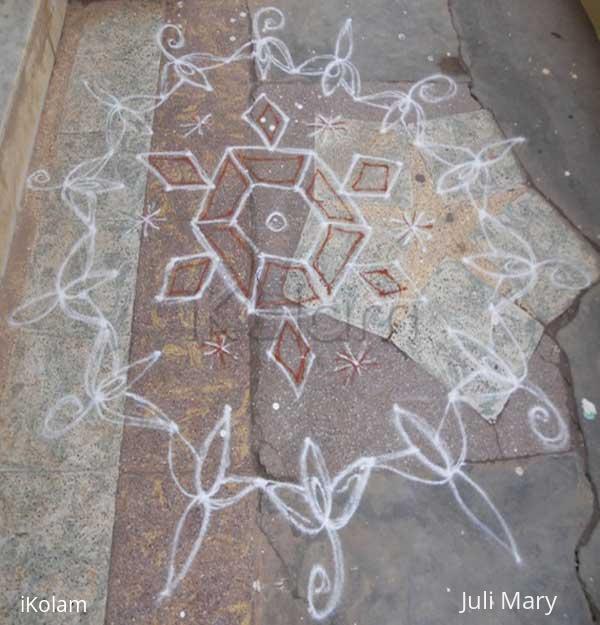 Rangoli: dotted kolam 