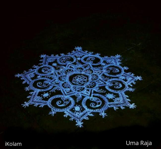 Rangoli: moonlight kolam