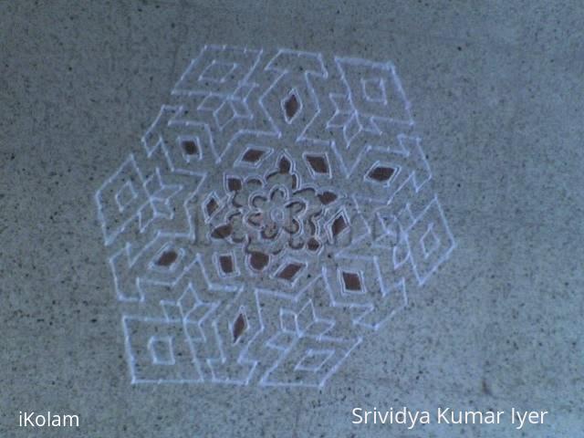 Rangoli: 21-11 Nadu (Sandu) Pulli Star and Diamond Kolam Rangoli: 21-11 Nadu (Sandu) Pulli Star and Diamond Kolam