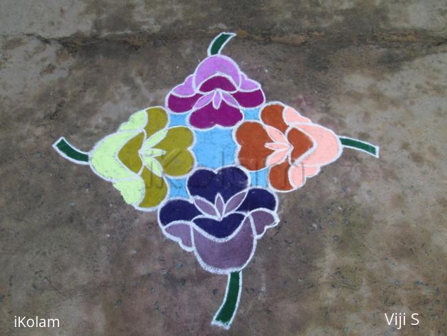 Rangoli: flower kolam