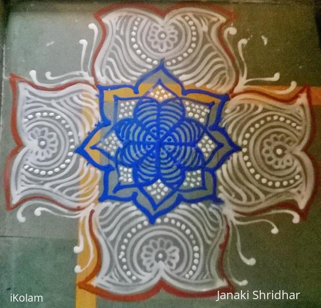 Rangoli: Daily maavu kolam
