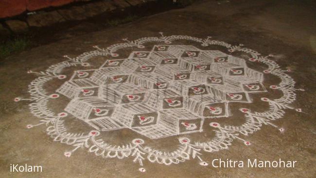 Rangoli: Dotted 3D kolam