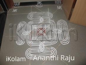 Rangoli: Padikolam