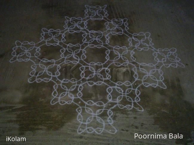 Rangoli: Dotted sikku kolam