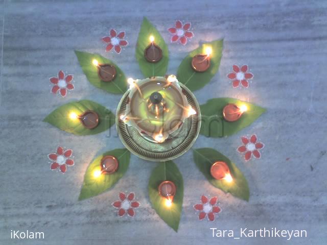Rangoli: small diya arrangement Rangoli: small diya arrangement
