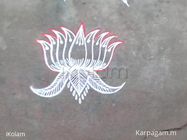 Rangoli: lotus