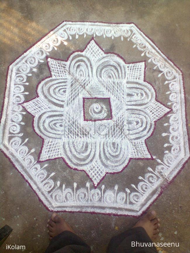 Rangoli: vaikunda yekathesi kolam