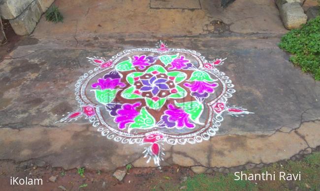 Rangoli: dotted margazhli rangoli.