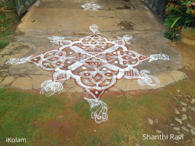 Rangoli: padikolam