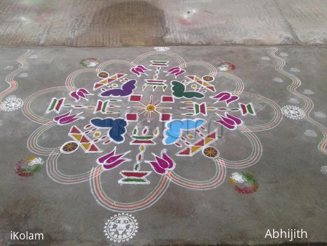 Rangoli: Chariot kolam