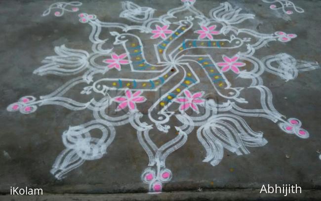 Rangoli: Peacocks form a star