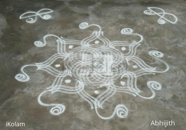 Rangoli: Simple  Kolam 