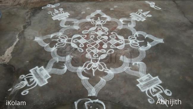Rangoli: Simple Chikku kolam