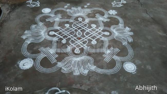 Rangoli: Simple Chikku kolam