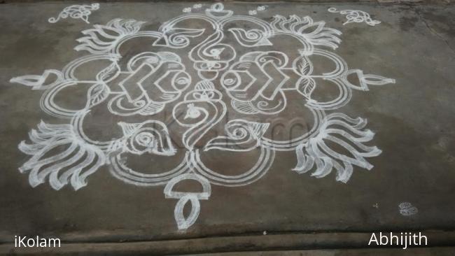 Rangoli: Sangu kolam Rangoli: Sangu kolam