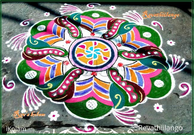 Rangoli: Rev's margazhi kolam 5. Rangoli: Rev's margazhi kolam 5.