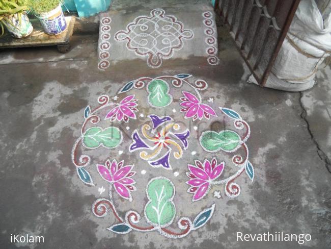 Rangoli: Lotus with leaf kolam.