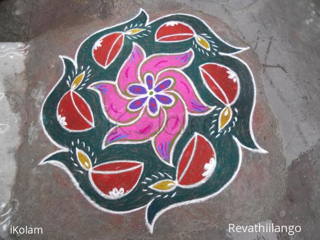 Rangoli: markazhi kolam Rangoli: markazhi kolam