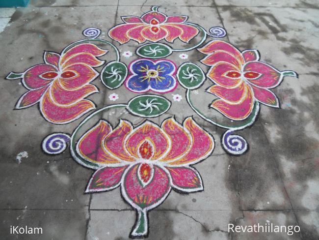 Rangoli: Lotus & leaf of lotus kolam