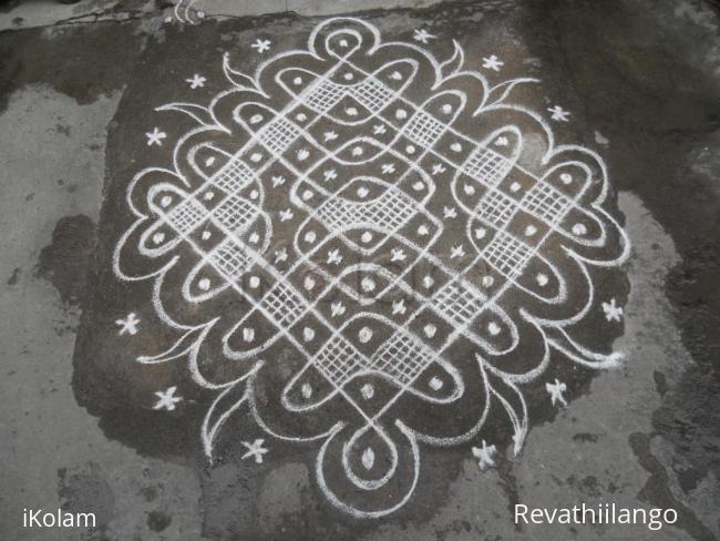 Rangoli: Adivelli chikku kolam. Rangoli: Adivelli chikku kolam.