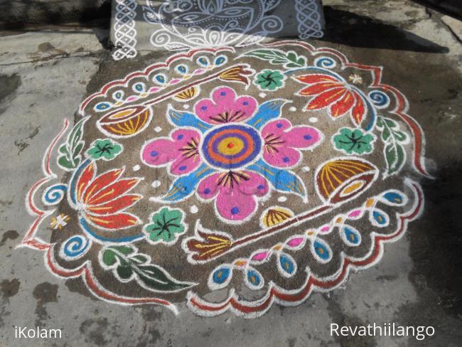 Rangoli: Rev's Sarasvathi pooja kolam.