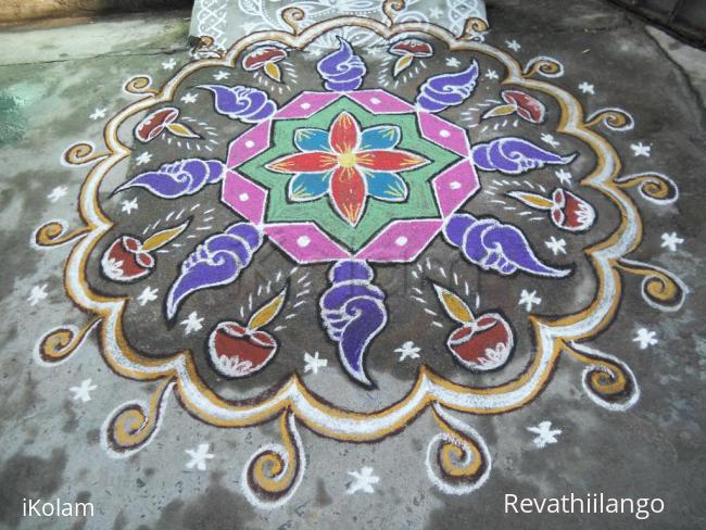 Rangoli: Rev's margazhi day 5 Vaigunda eagadashi kolam. Rangoli: Rev's margazhi day 5 Vaigunda eagadashi kolam.
