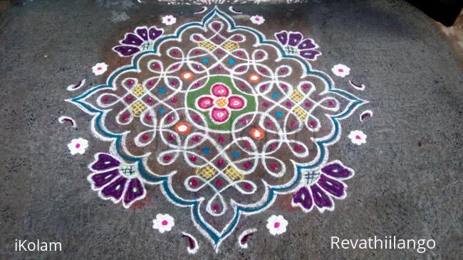 Rangoli: Rev's chikku kolam 7. Rangoli: Rev's chikku kolam 7.