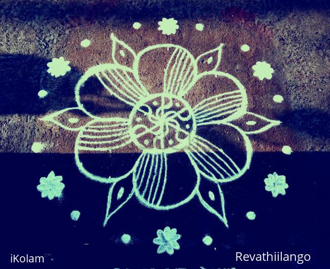 Rangoli: Rev's daily kolam a try.