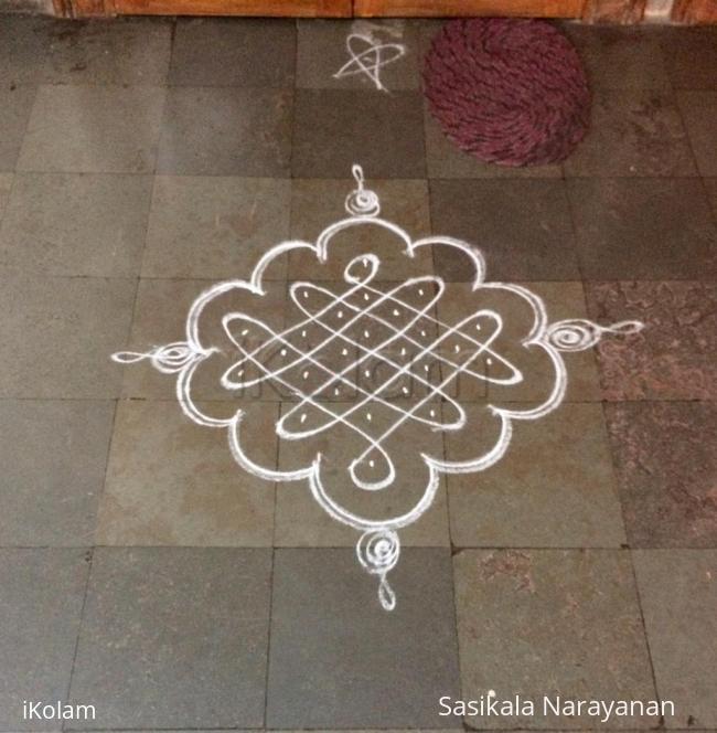 Rangoli: White n white