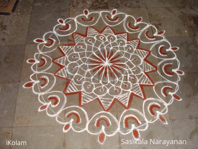 Rangoli: Chakkar kolam for holi