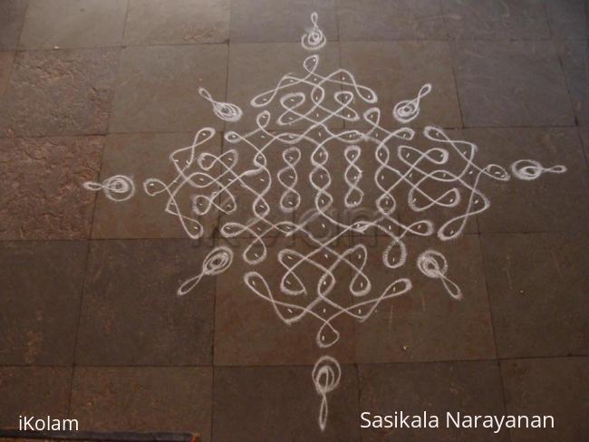 Rangoli: Dotted chikku kolam