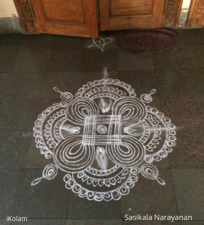 Rangoli: Independence kolam