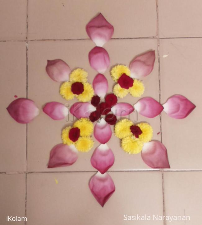Rangoli: lotus petal kolam