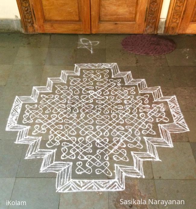 Rangoli: White n white on bhogi