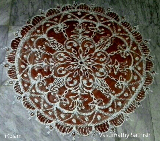 Rangoli: Inspirational Rangoli made for Margazhi with rice flour and kavi Rangoli: Inspirational Rangoli made for Margazhi with rice flour and kavi
