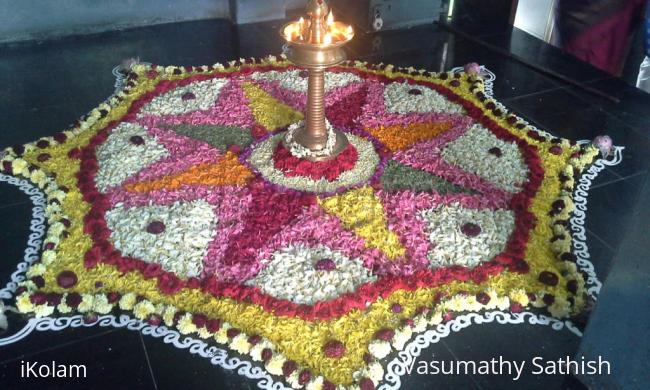 Rangoli: Poo kolam in Nanganallur Guruvayoorappan koil for Onam 1 Rangoli: Poo kolam in Nanganallur Guruvayoorappan koil for Onam 1