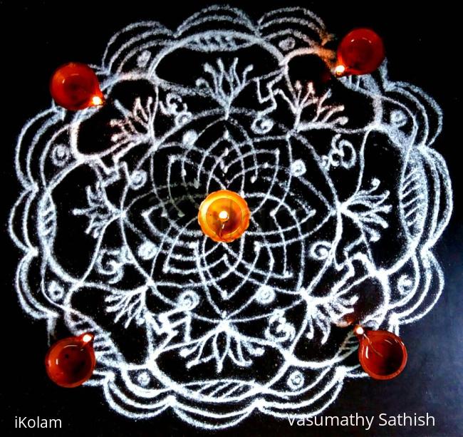 Rangoli: Hridaya Kamalam with Diyas Rangoli: Hridaya Kamalam with Diyas