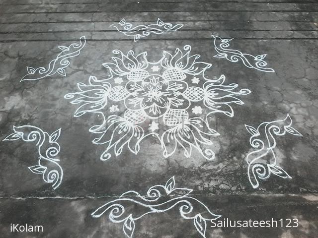 Rangoli: Lotus circle kolam