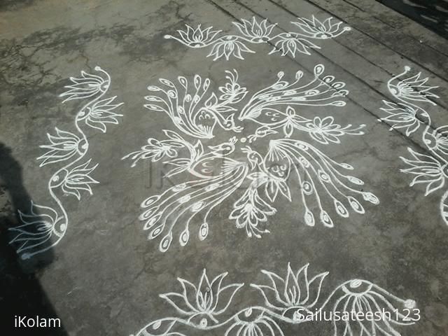 Rangoli: Simple peacock kolam