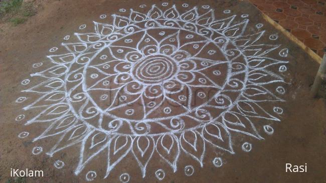 Rangoli: Freehand Flower Rangoli