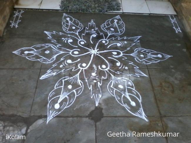 Rangoli: Stylish white kolam