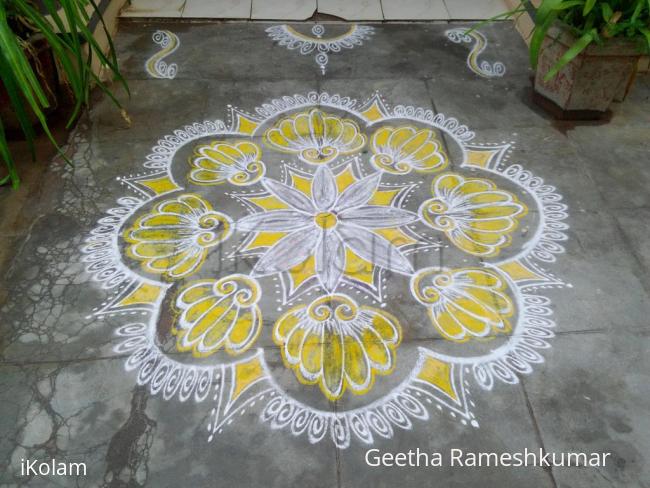 Rangoli: Thursday  kolam!!